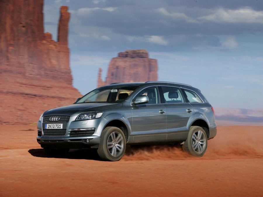  Audi Q7 4.2 Quattro (4L) 2005 года  (фото 18 из 30)